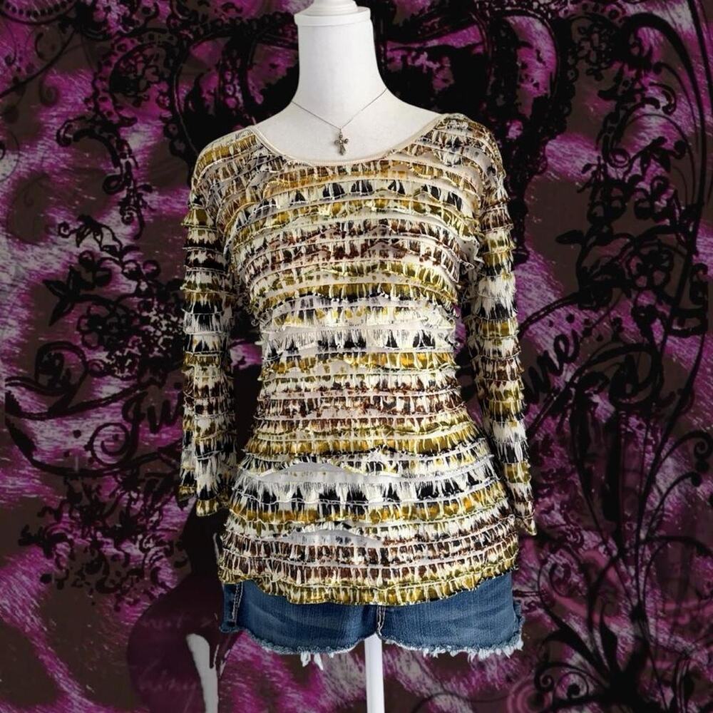 whimsical yellow brown toned Y2k textured ruffle top w abstract unique stripes